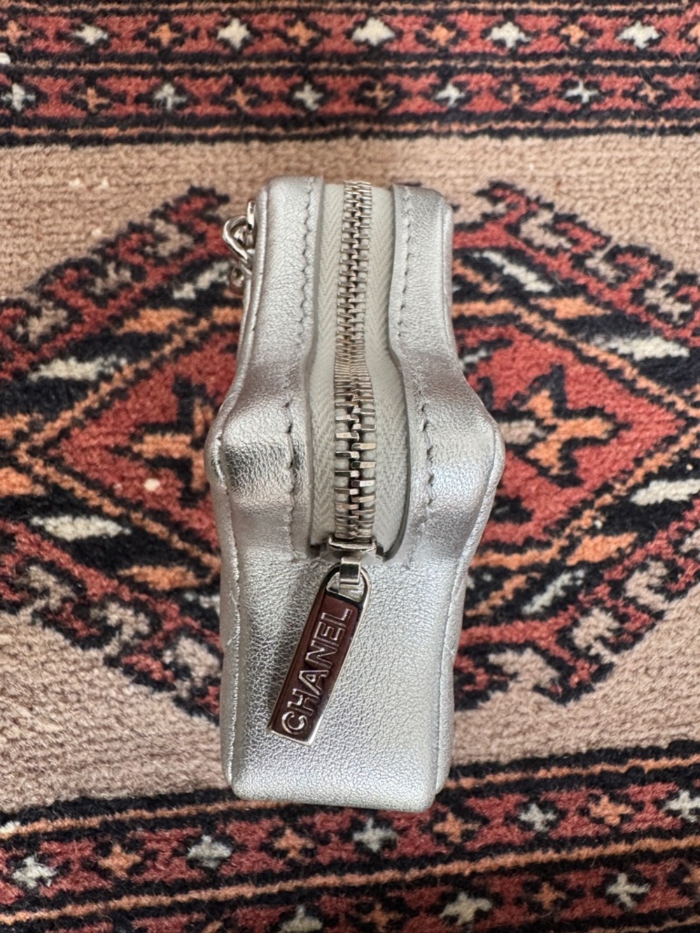 Chanel Star Shaped Clip On Coin Purse Quilted Silver Metallic Lambskin - Picture 5 of 8